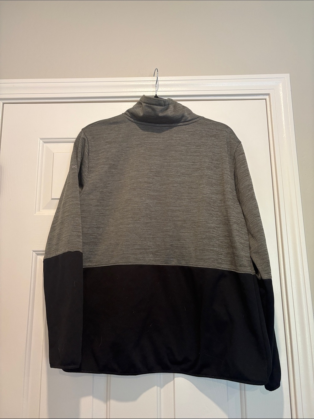 Columbia Two-Tone Grey and Black XL women’s - Picture 3 of 5